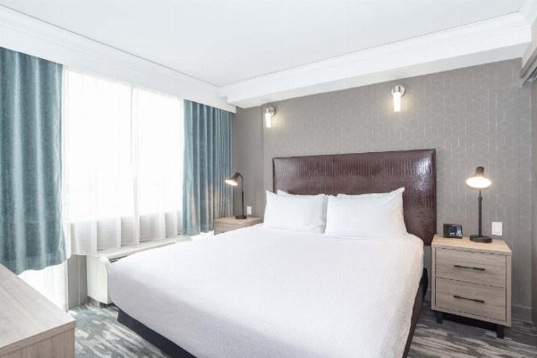 Sandman Signature Toronto Airport Hotel image 26