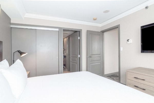 Sandman Signature Toronto Airport Hotel image 27