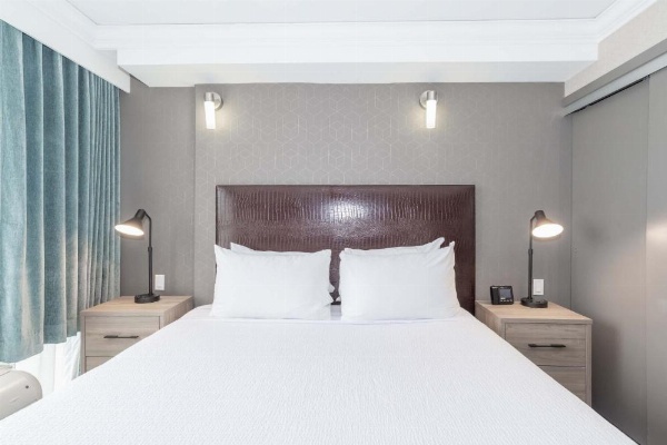 Sandman Signature Toronto Airport Hotel image 28